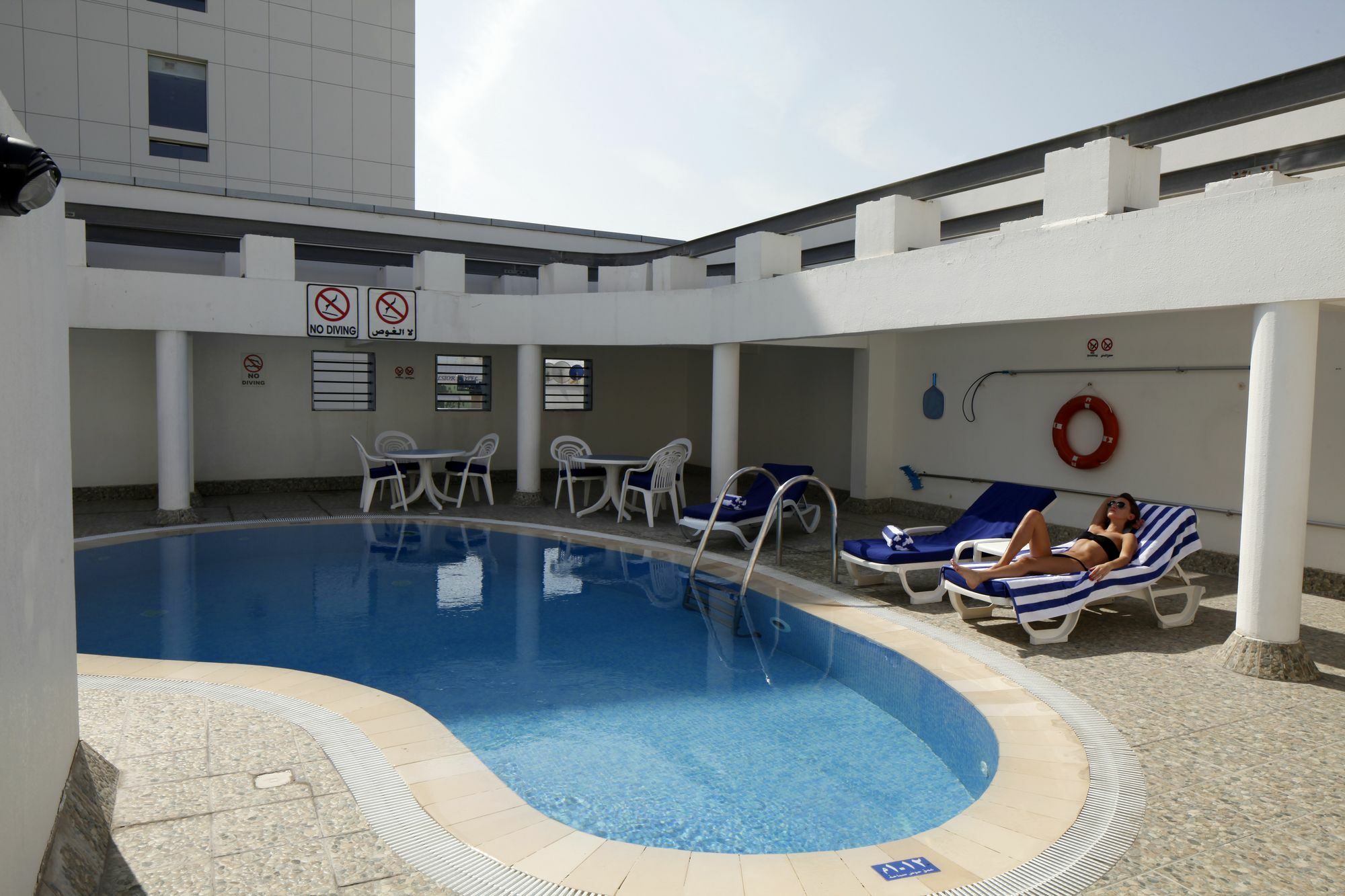 Avari Hotel Apartments - Al Barsha Дубай Екстериор снимка