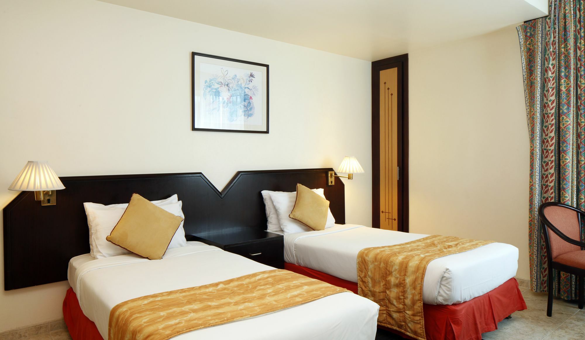 Avari Hotel Apartments - Al Barsha Дубай Екстериор снимка